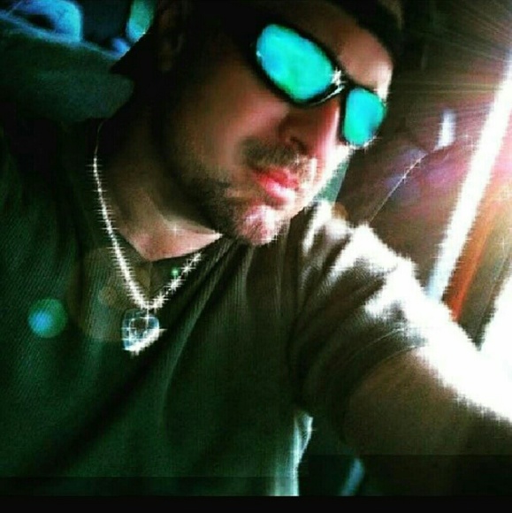 Meet your Posher, Christopher - Picture 1 of 2